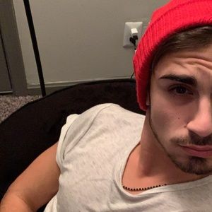 Meet your Posher, Gil